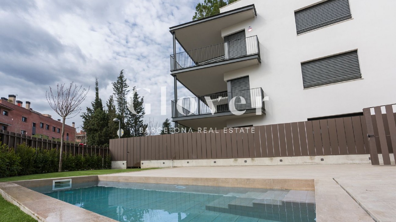 Promoció Sant Cugat Estació - piscina